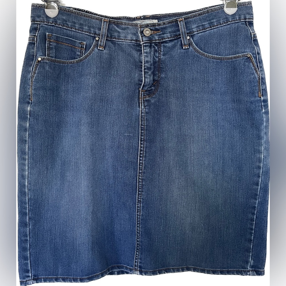 Levi’s knee length jean skirt